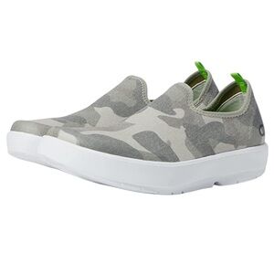 Oofos Oomg Eezee Low Walking Shoes In Green Camo